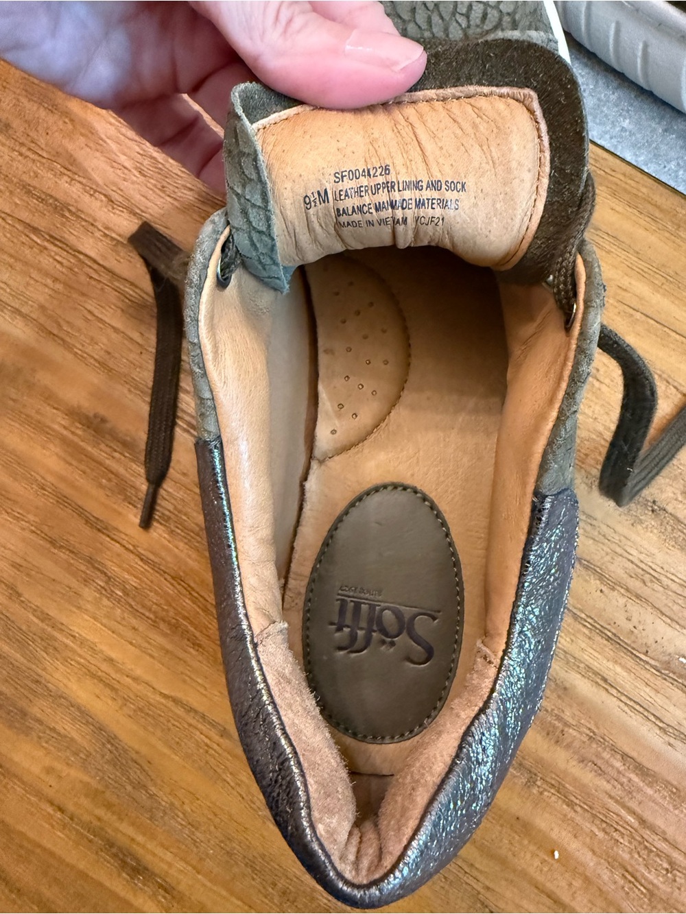 Söfft Olive Snake Embossed Platform Sneakers Women’s Size 9.5 - Picture 10 of 11